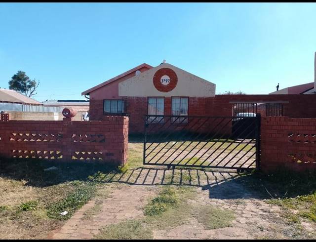 3 BEDROOM HOUSE FOR SALE IN LENASIA SOUTH